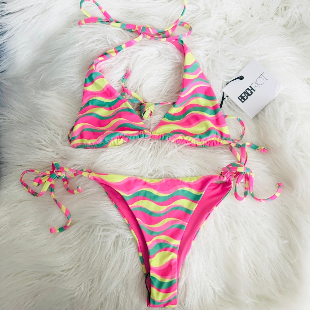 Beach Riot Bikini Set - Picture 2 of 9